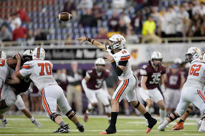 Iowa high school football: Valley stunned rival Dowling in final minute of the Iowa Class 5A semifinal with 2-point conversion to secure a 22-21 victory in Cedar Falls on November 11, 2022 and advance to the state championship.